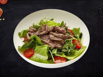 Салат горячий с говяжьей вырезкой