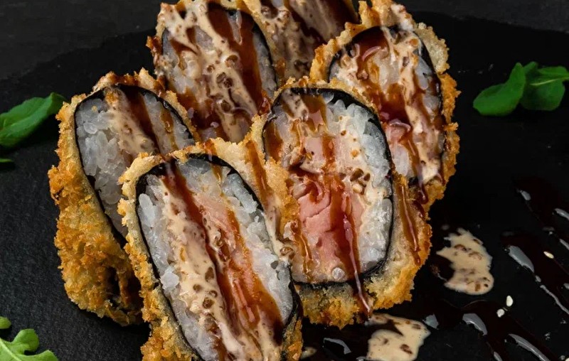 Теплый малый ролл с Тунцом и сыром