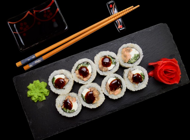 Холодный ролл Лосось Терияки