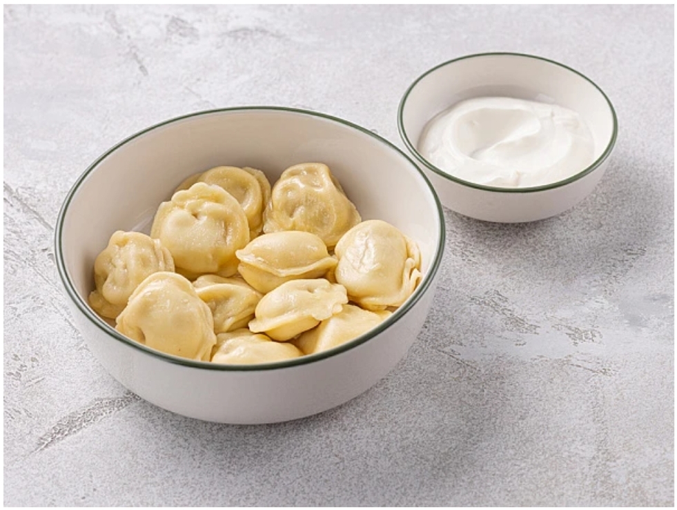 Пельмени домашние со сметаной