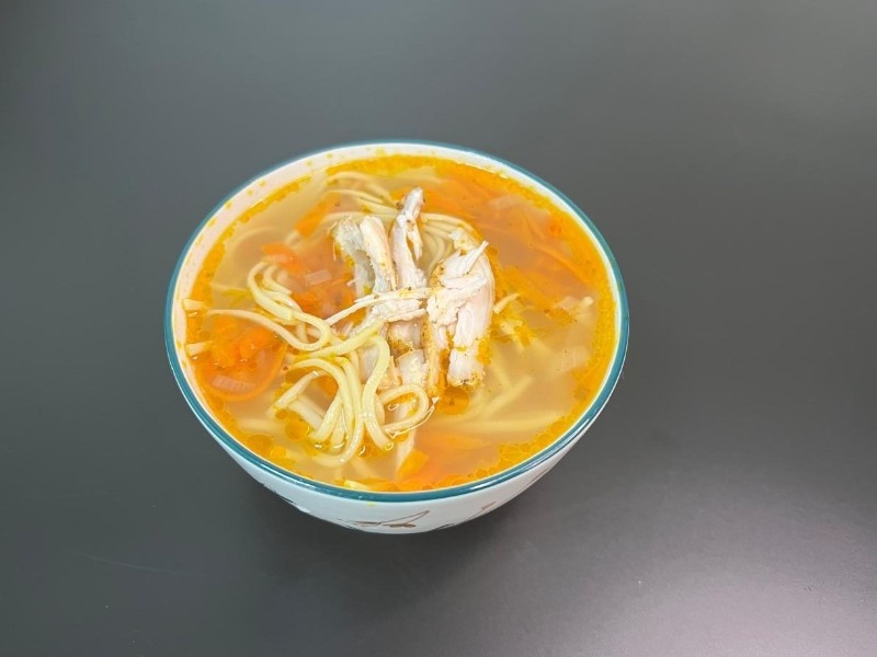 Суп лапша с курицей