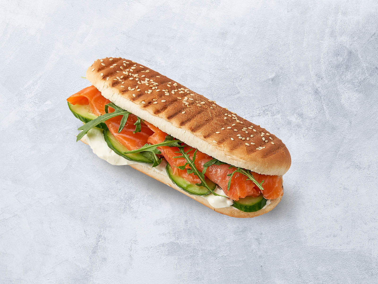 Лонгер с форелью и крем чиз.