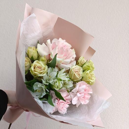 Сборный букет с розами