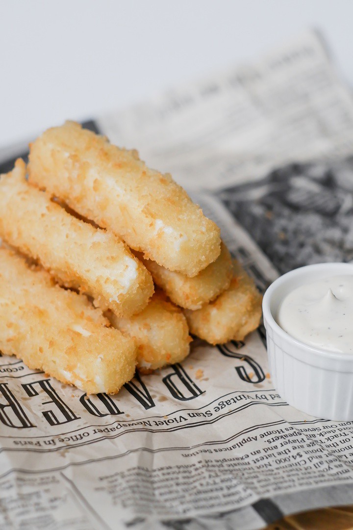 Сырные палочки.