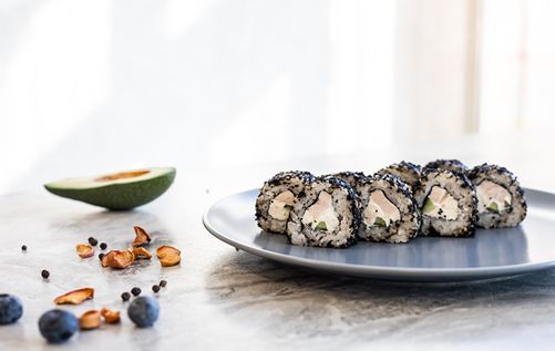 Ролл Йонака