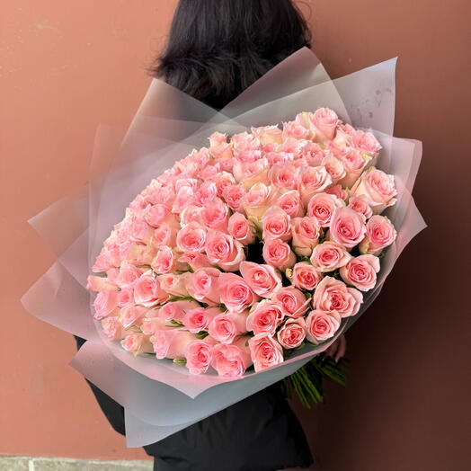 Нежный букет из 101 розовой голландской розы