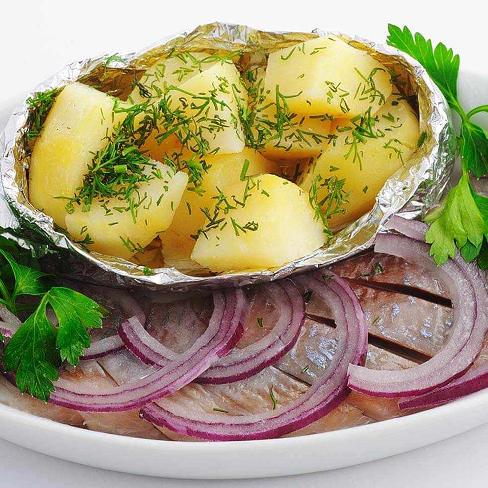 Селёдка с картошечкой и лучком