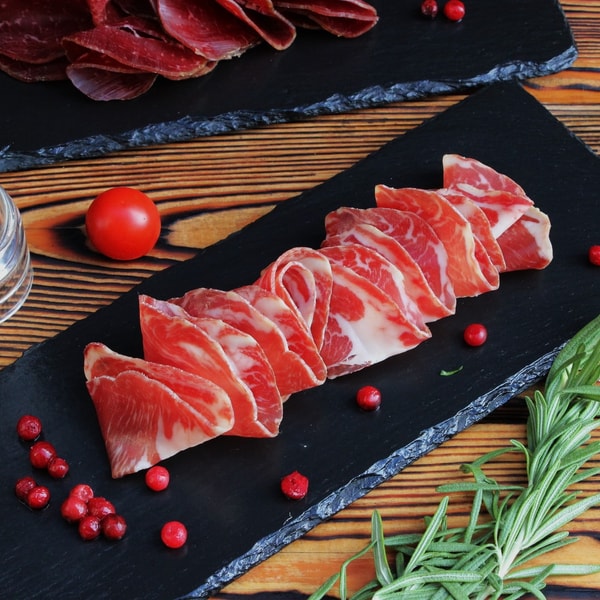 Шейка свиная сыровяленая