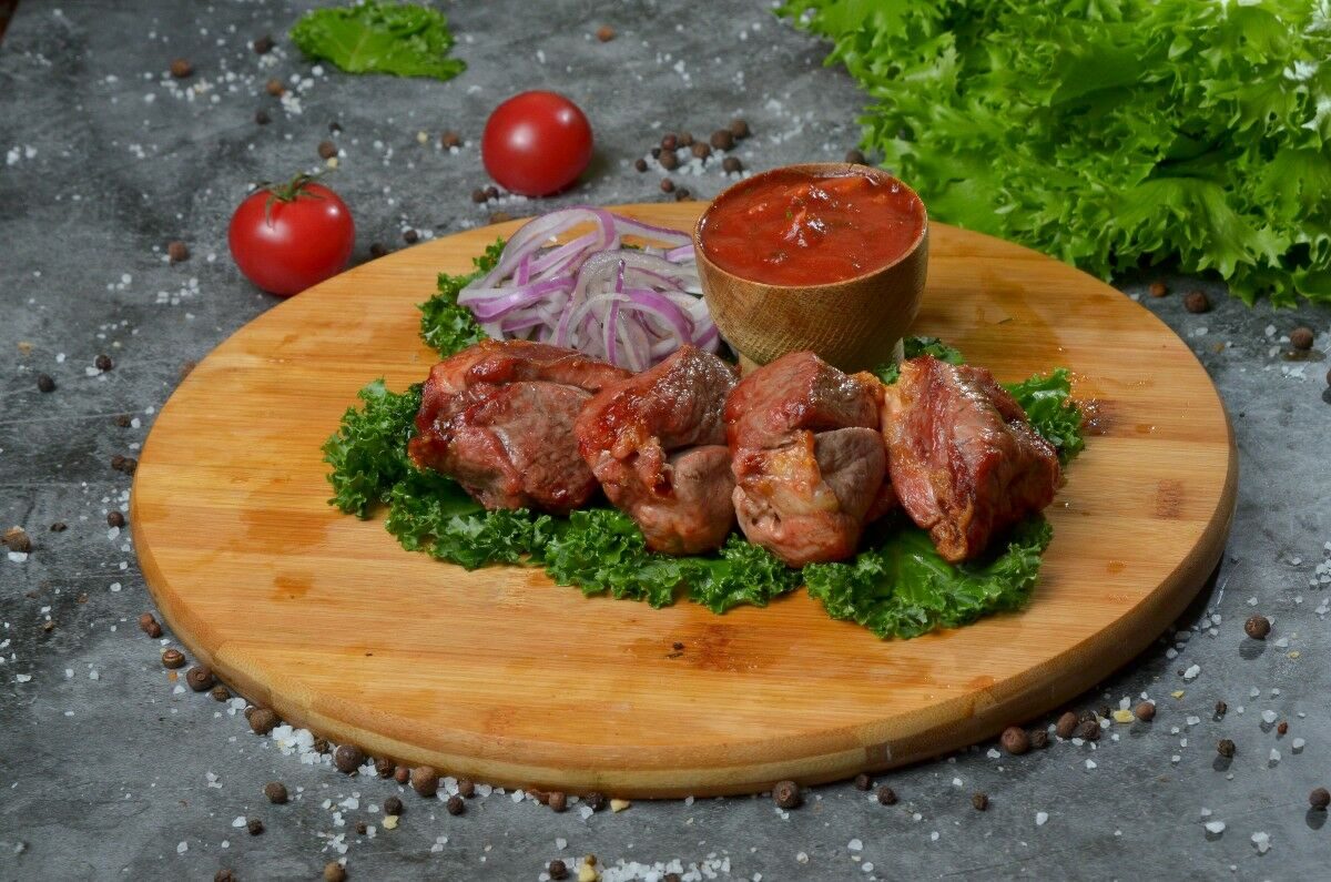 Шашлык из бараньей мякоти с косточкой