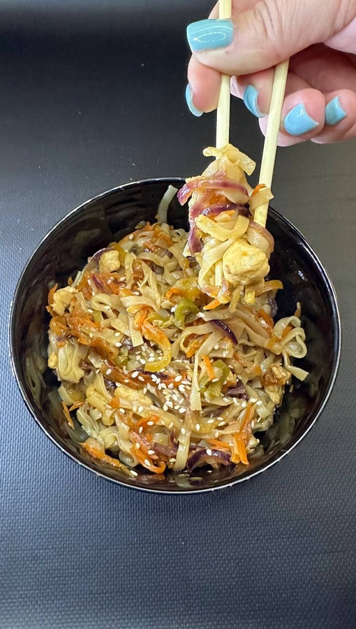 WOK с курицей