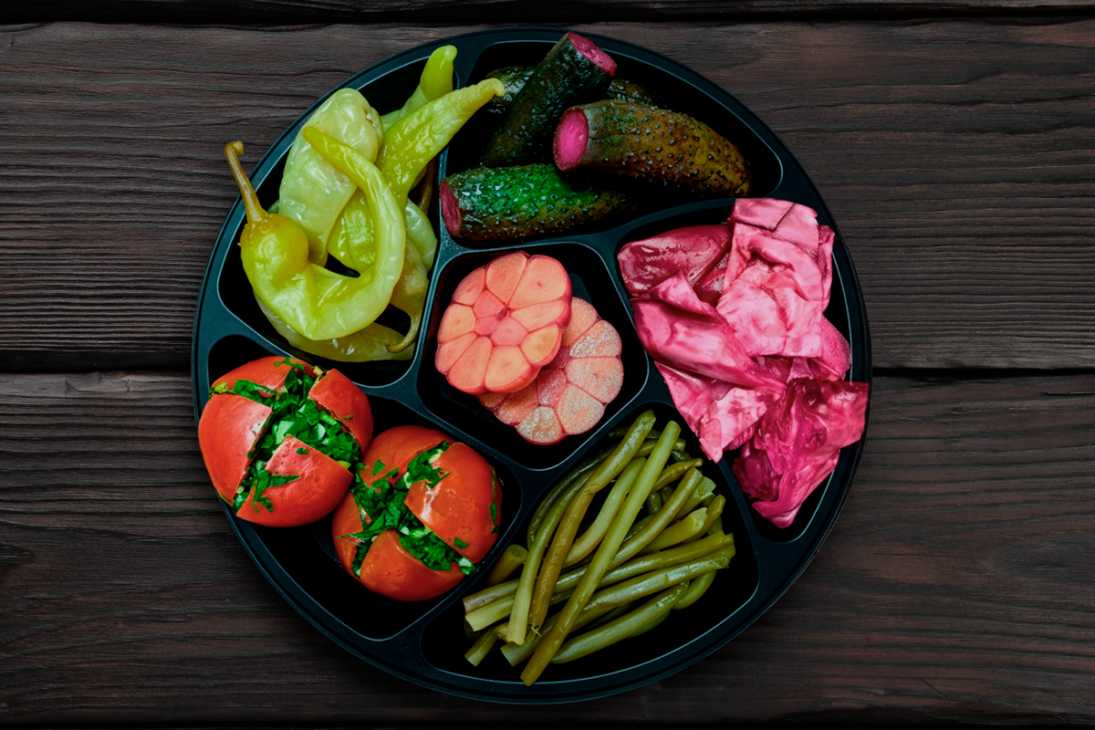 На 4-6 ассорти солений по-грузински 750гр