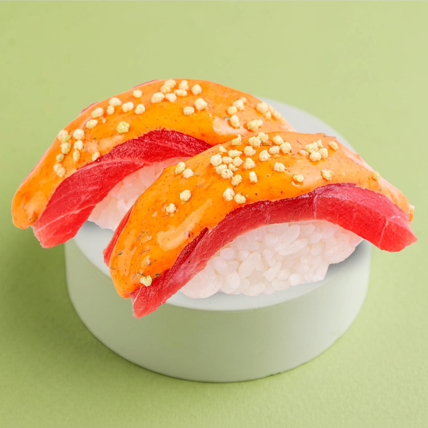 Суши с тунцом в соусе кунжутный кимчи