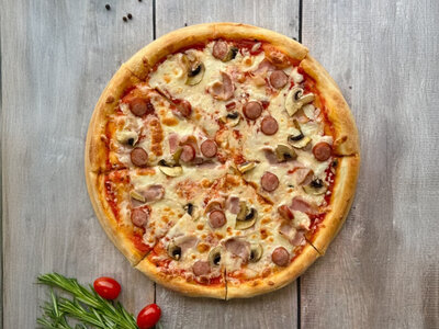 Пицца с беконом