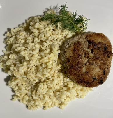 Мясная котлета с булгуром