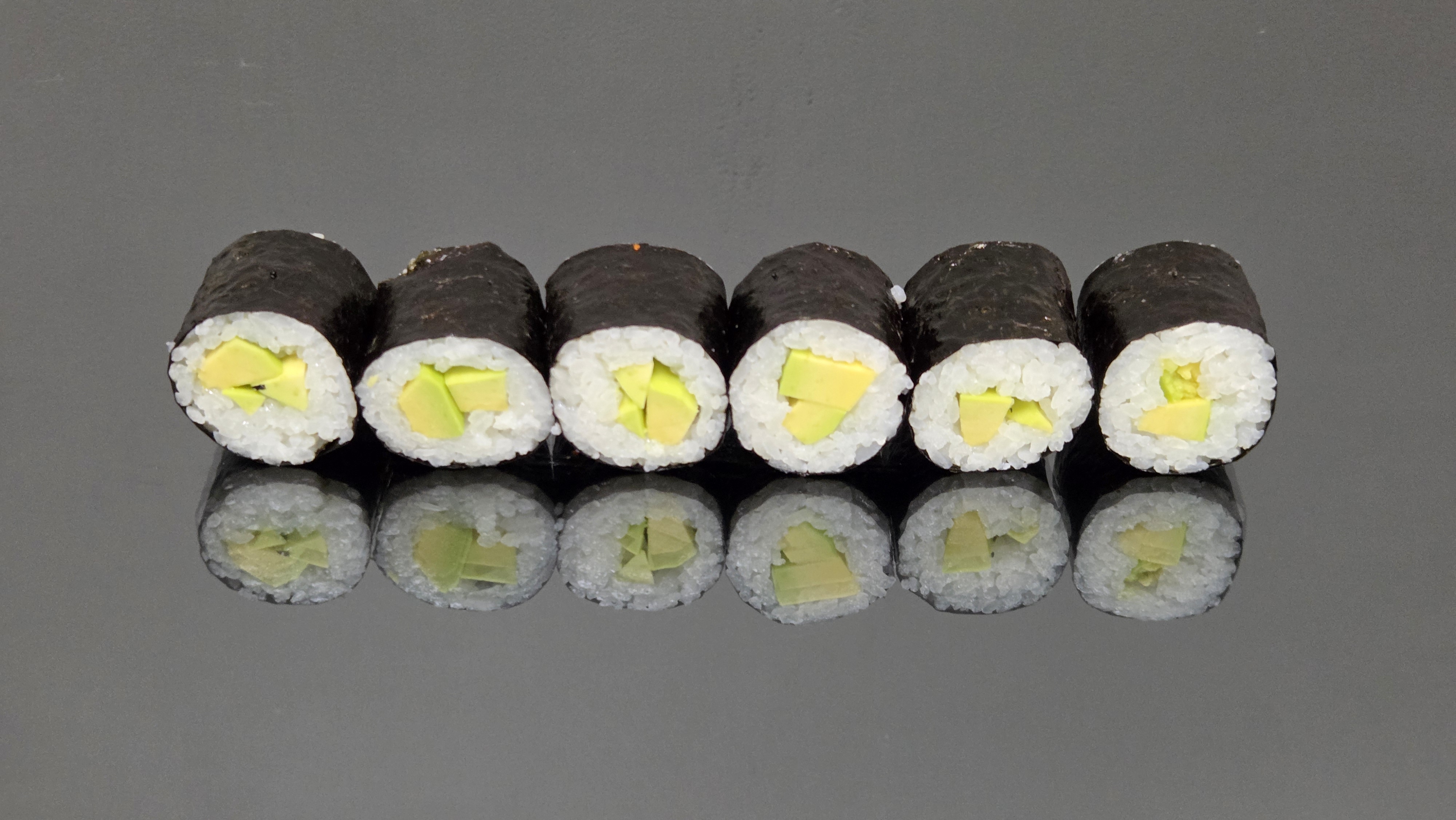 Маки с авокадо