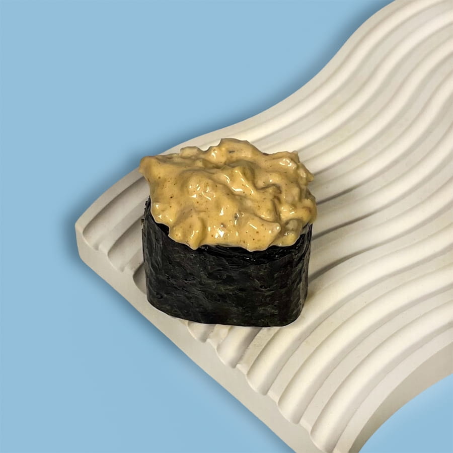 Гункан с угрем и курицей