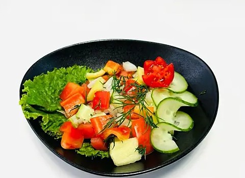 Салат из овощей с маслом