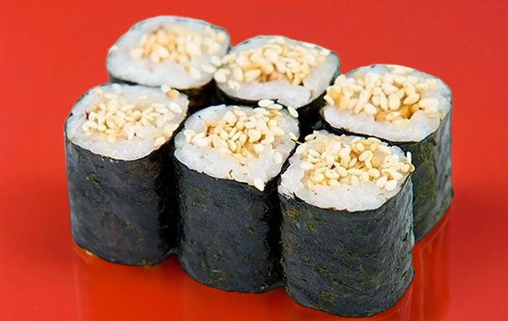 Ролл маки спайси угорь