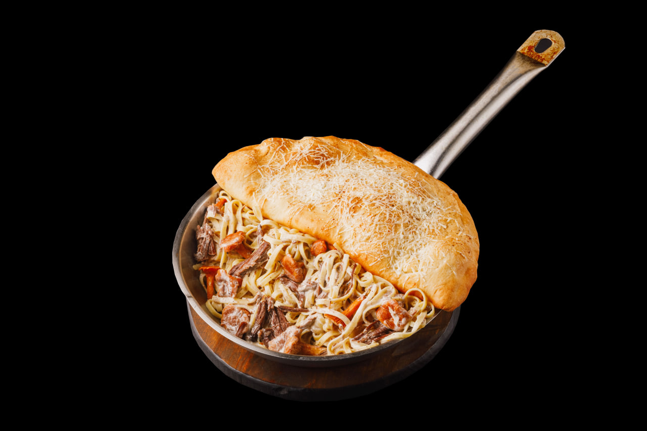 Паста с брискетом и лисичками
