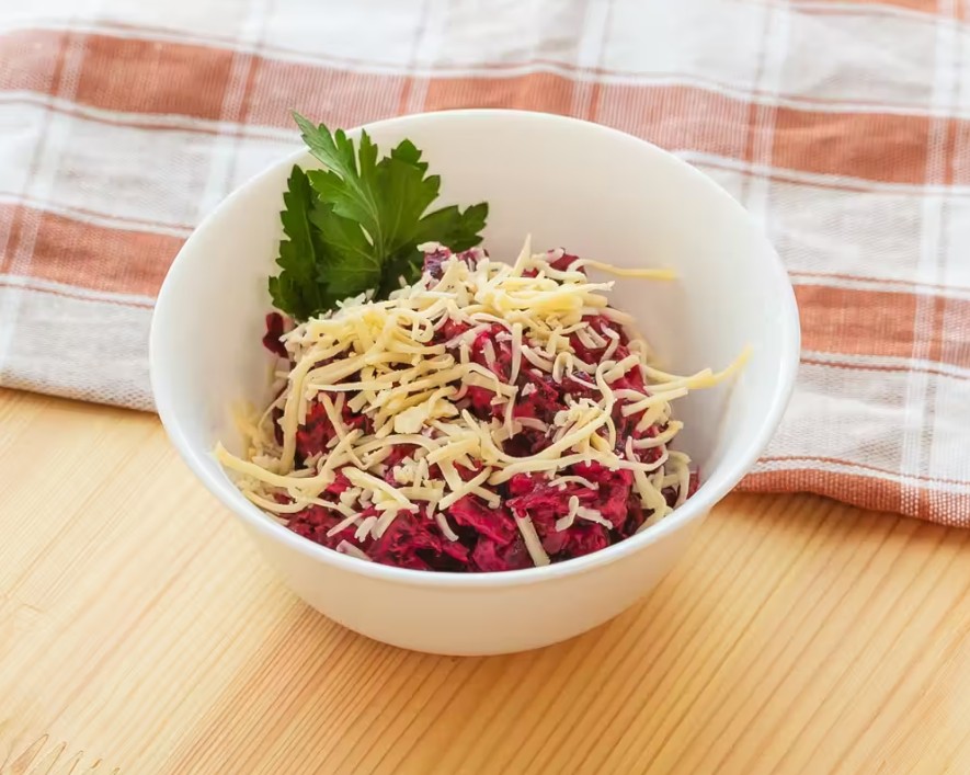 С-т из свеклы с сыром и чесноком