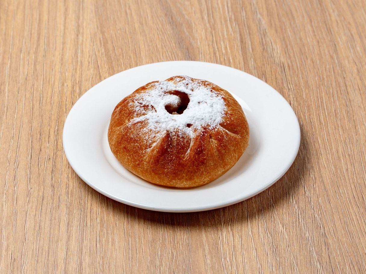 Пирожок с яблоками