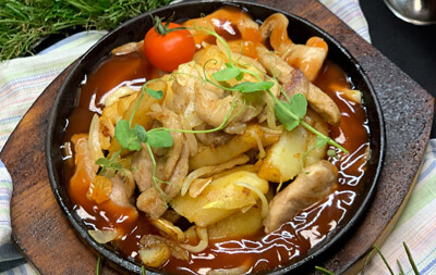 Жареный картофель с фермерской свининой