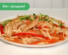 Удон со свининой и овощами в соев.соусе