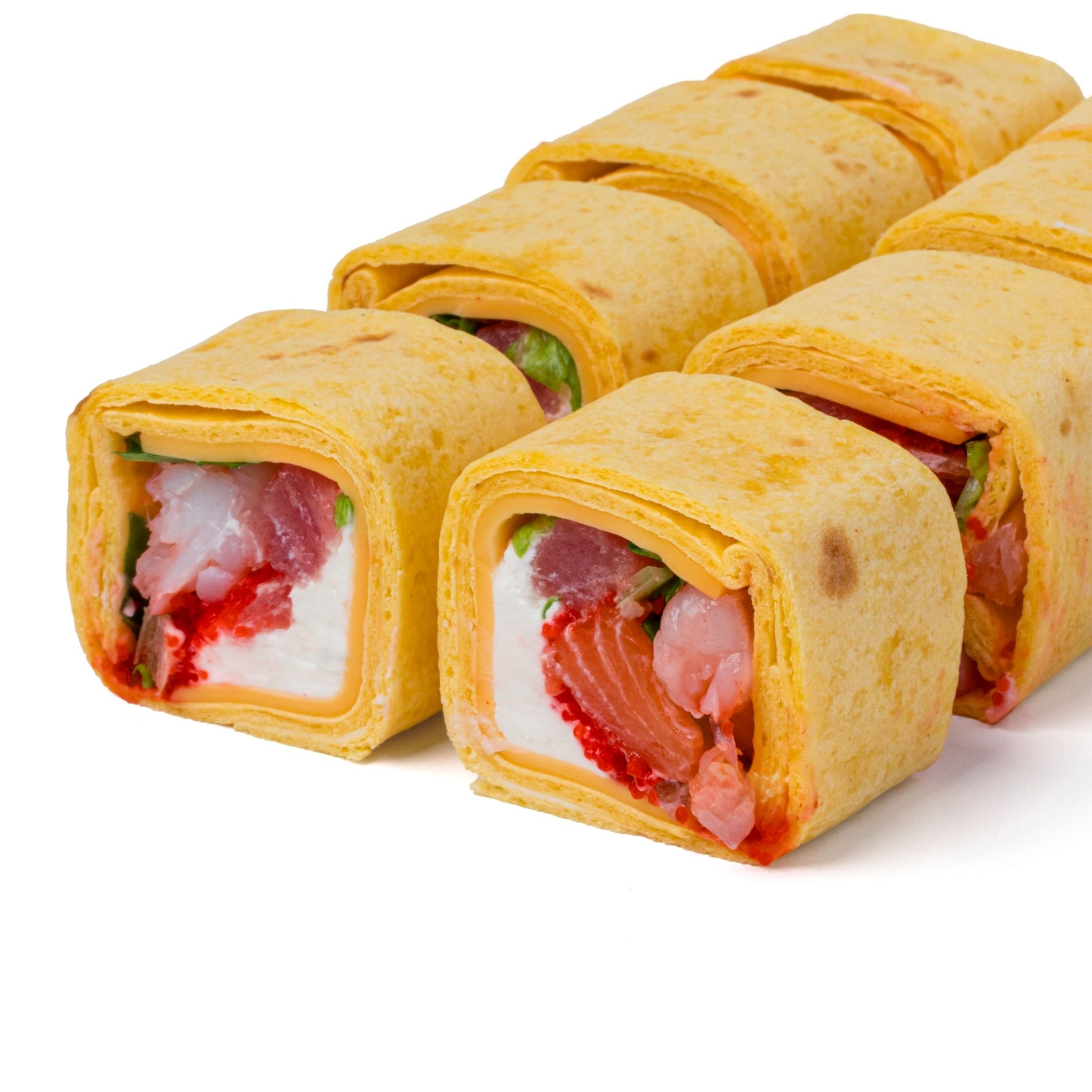 Тортилья с лососем, креветкой и тунцом