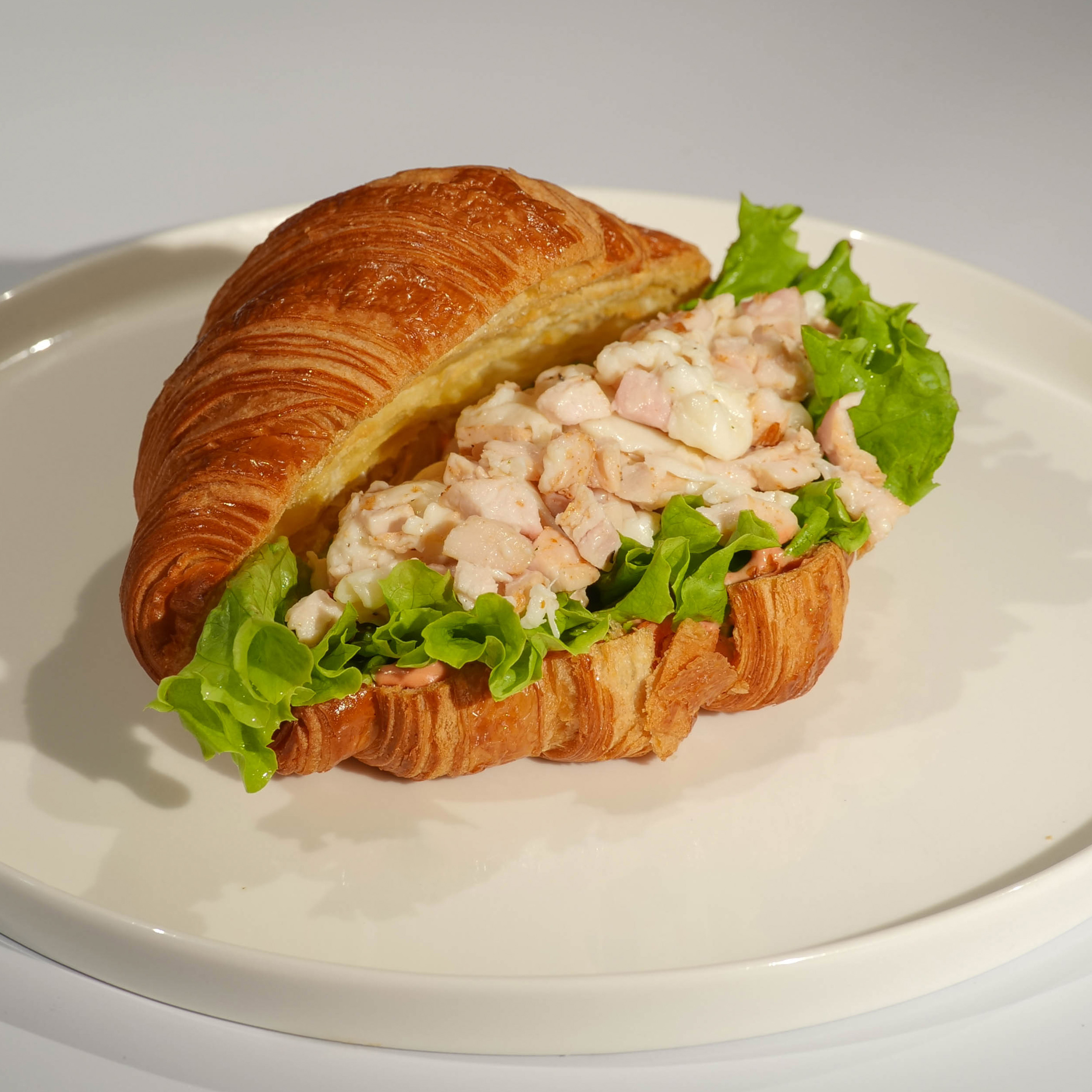 Круассан с курицей и сыром Моцарелла