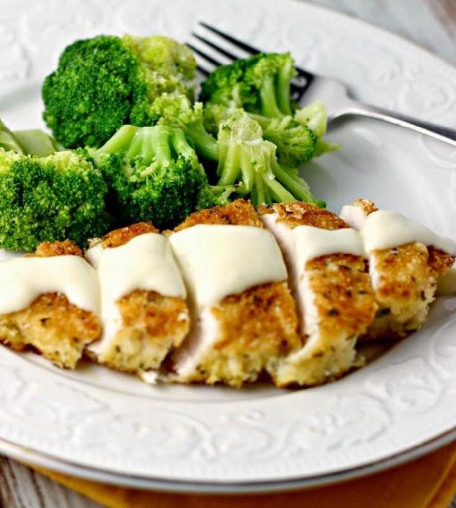 Брокколи на пару с курицей барбекю