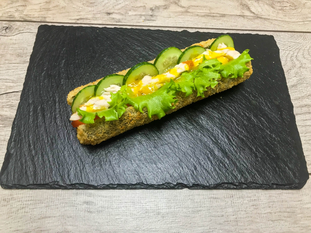Хот-дог-ролл с куриным филе