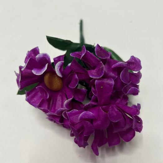 Искусственные ромашки