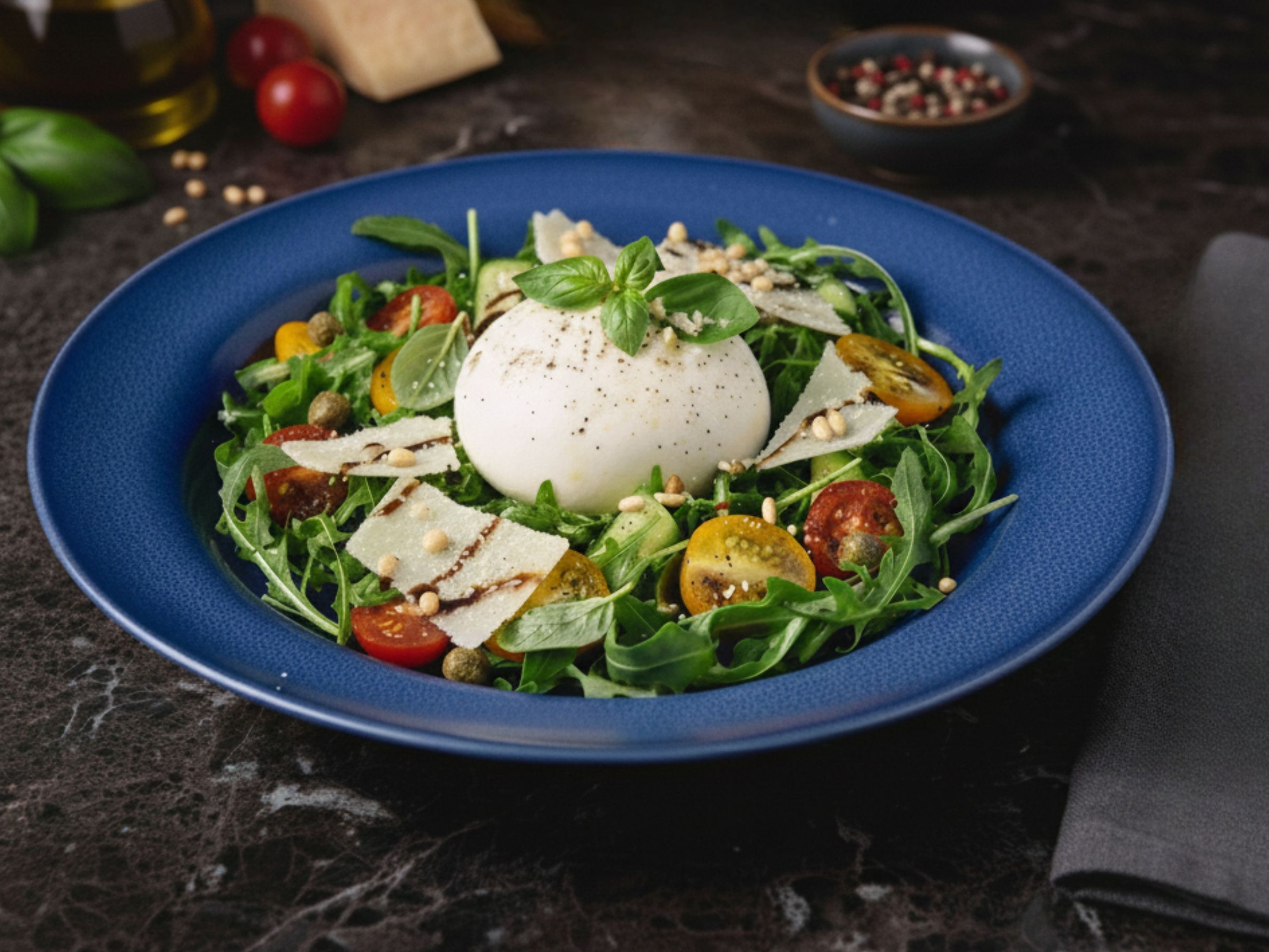 Салат с бурратой