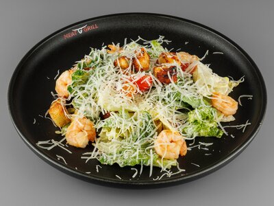 Салат Цезарь с креветками