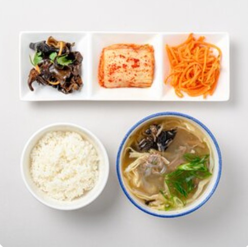 Юккедян с салатами