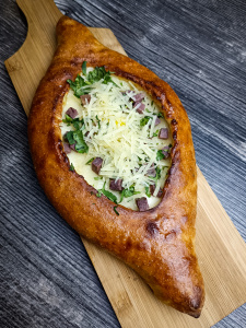 Хачапури по-аджарски с говядиной