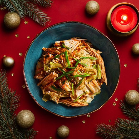 Салат со спаржей в соусе пад тай