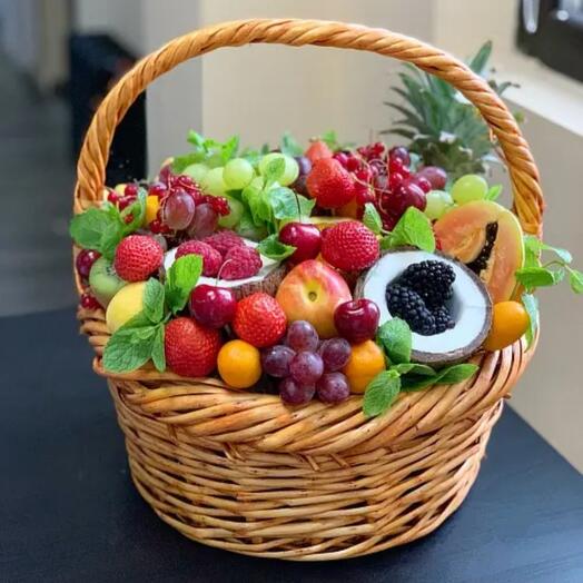 Премиум корзина ароматных, сезонных фруктов 