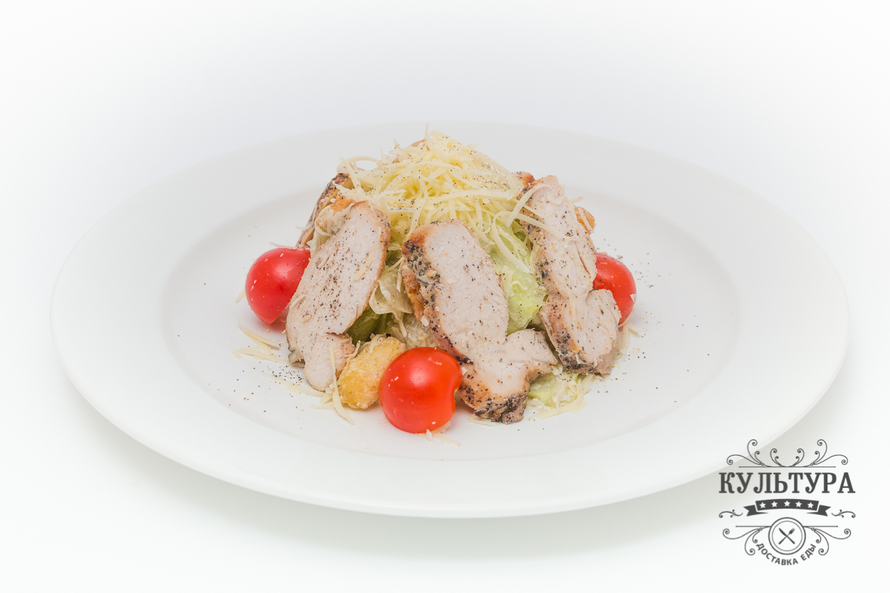 Салат Цезарь с курицей