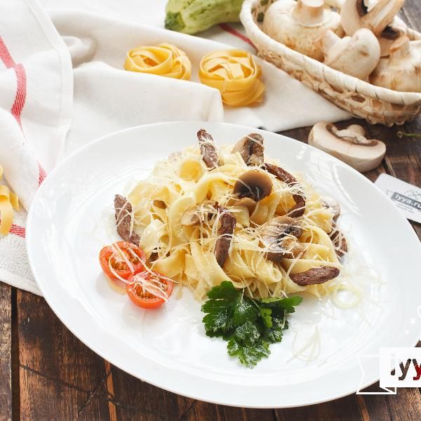 Фетучини с говядиной и грибами