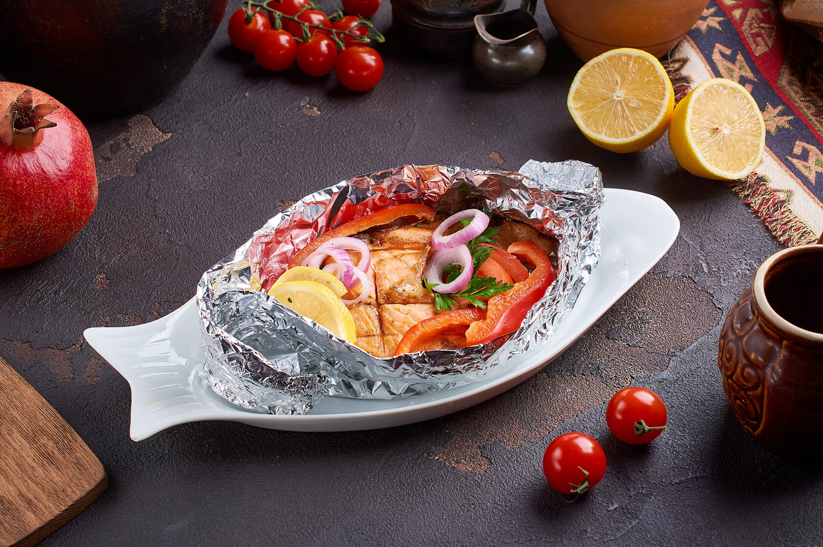 Семга запеченная в фольге с овощами