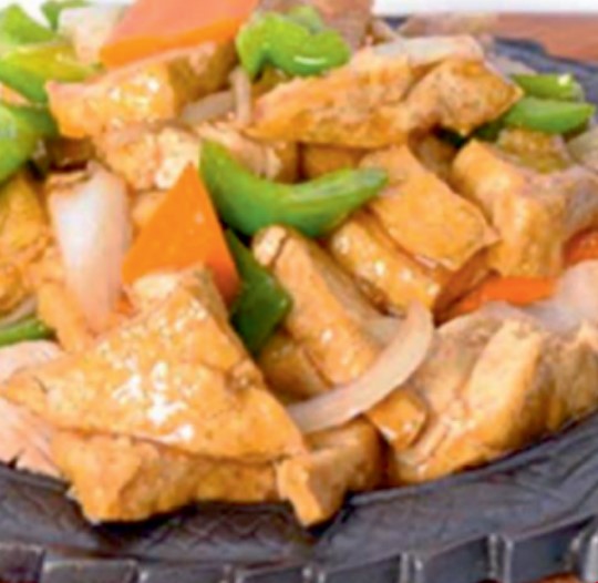 56 Курочка с овощами на сковороде