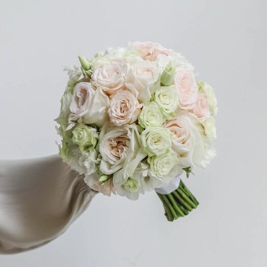 Букет невесты с миксом пионовидных роз 