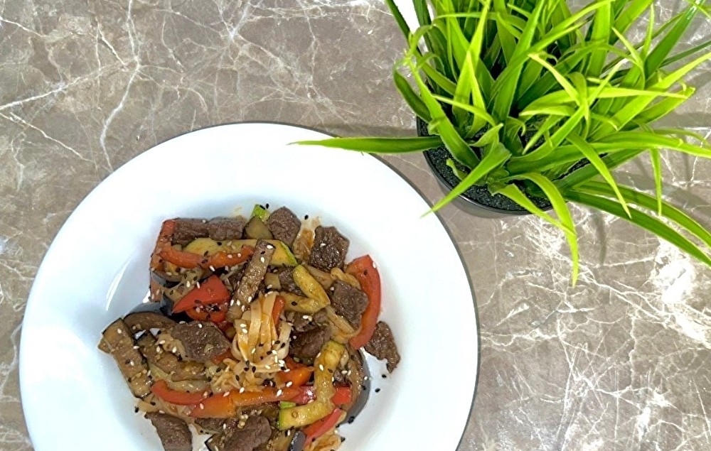Wok с говядиной