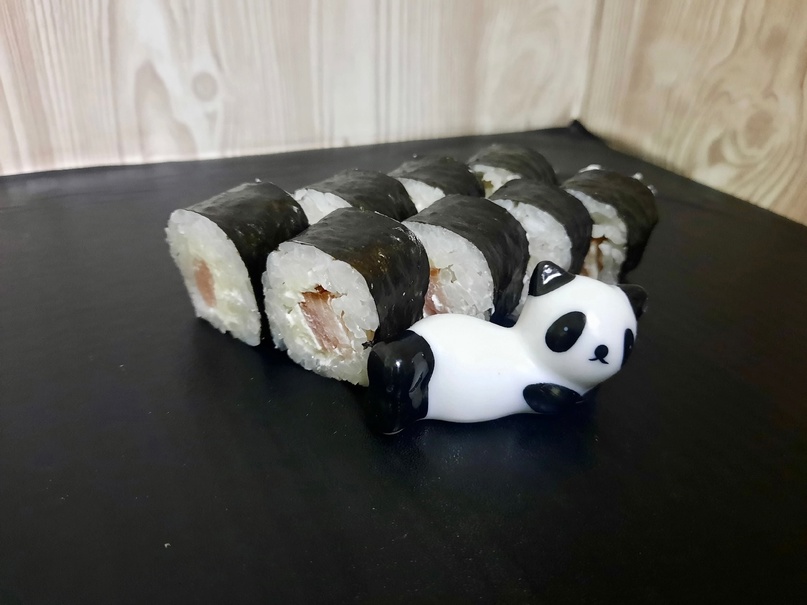 Маки с беконом