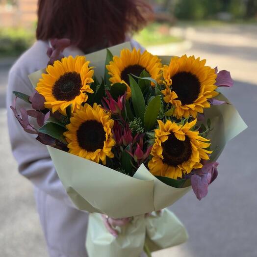 Букет с подсолнухами «megaflowers»