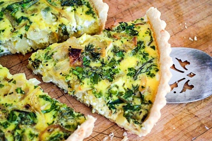 Киш с сыром и зеленью