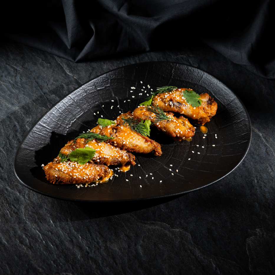 Крылья в соусе сырный чеддер