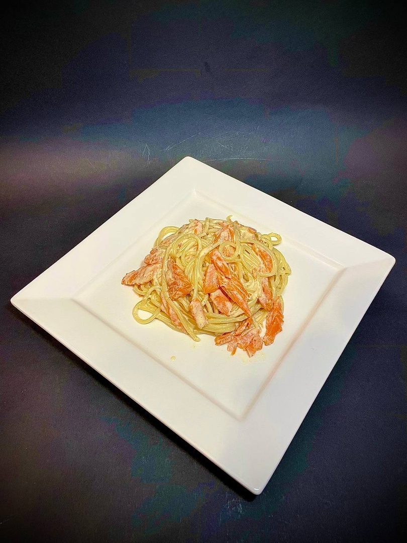 Паста с лососем в сливочном соусе