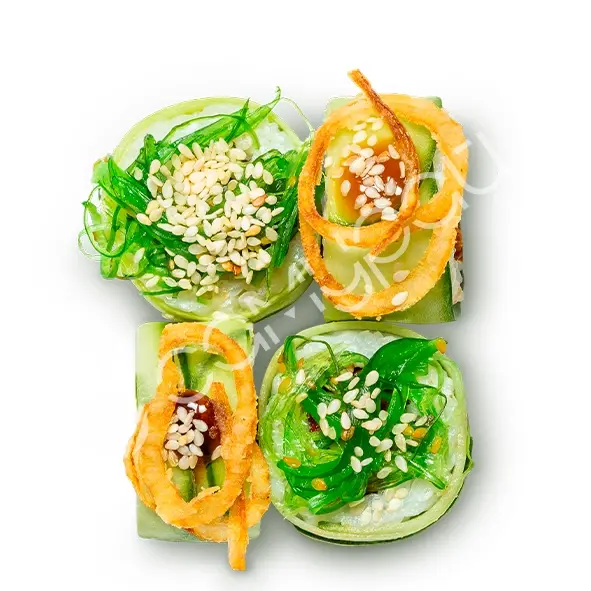 Ролл с вешенками, авокадо, перцем, баклажанами, чуккой и свежим огурцом дос